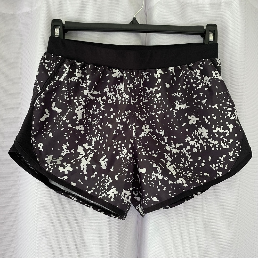 Under Armour Heat Gear Running Shorts Women’s Sz Small Loose Black White